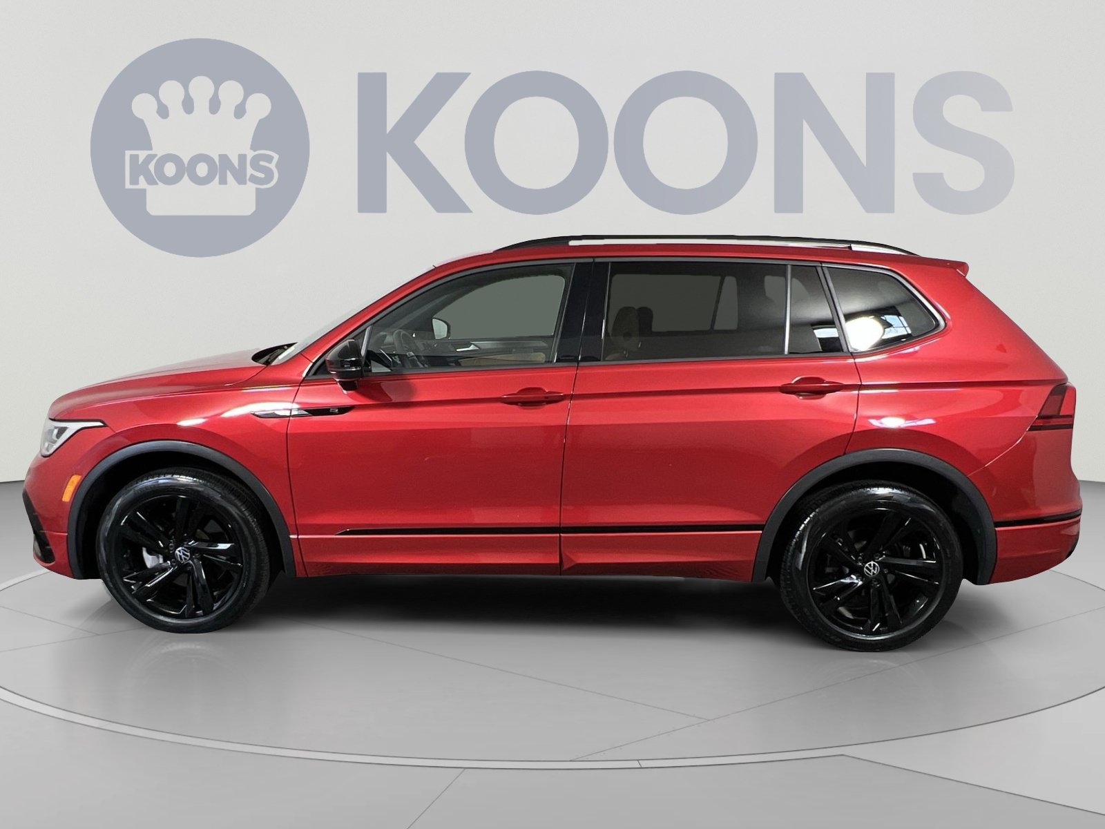 Used 2024 Volkswagen Tiguan SE R-Line AWD/4WD image 7