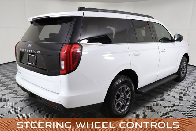Used 2025 Ford Expedition Active image 5