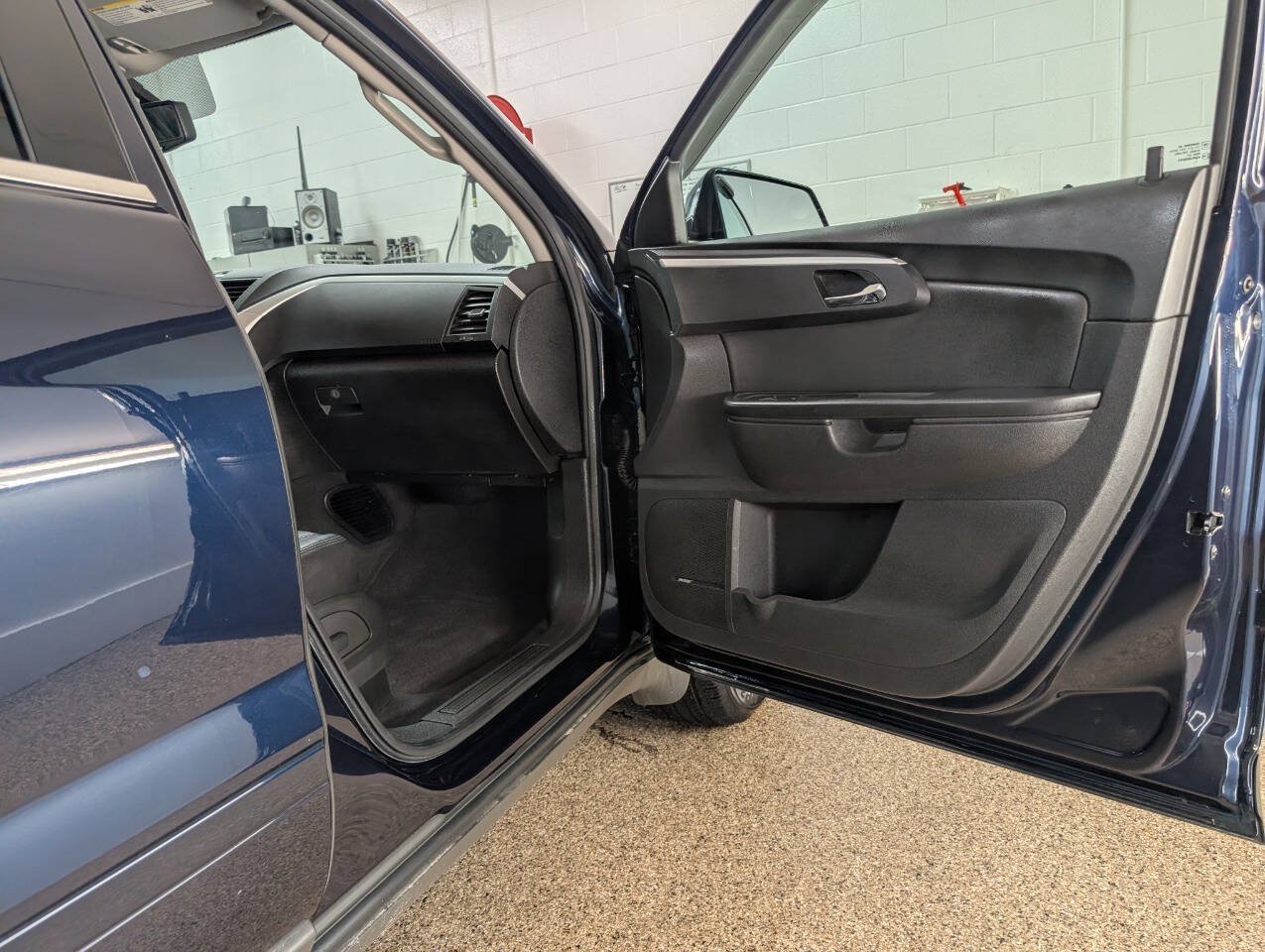 Used 2012 Chevrolet Traverse LT FWD image 20