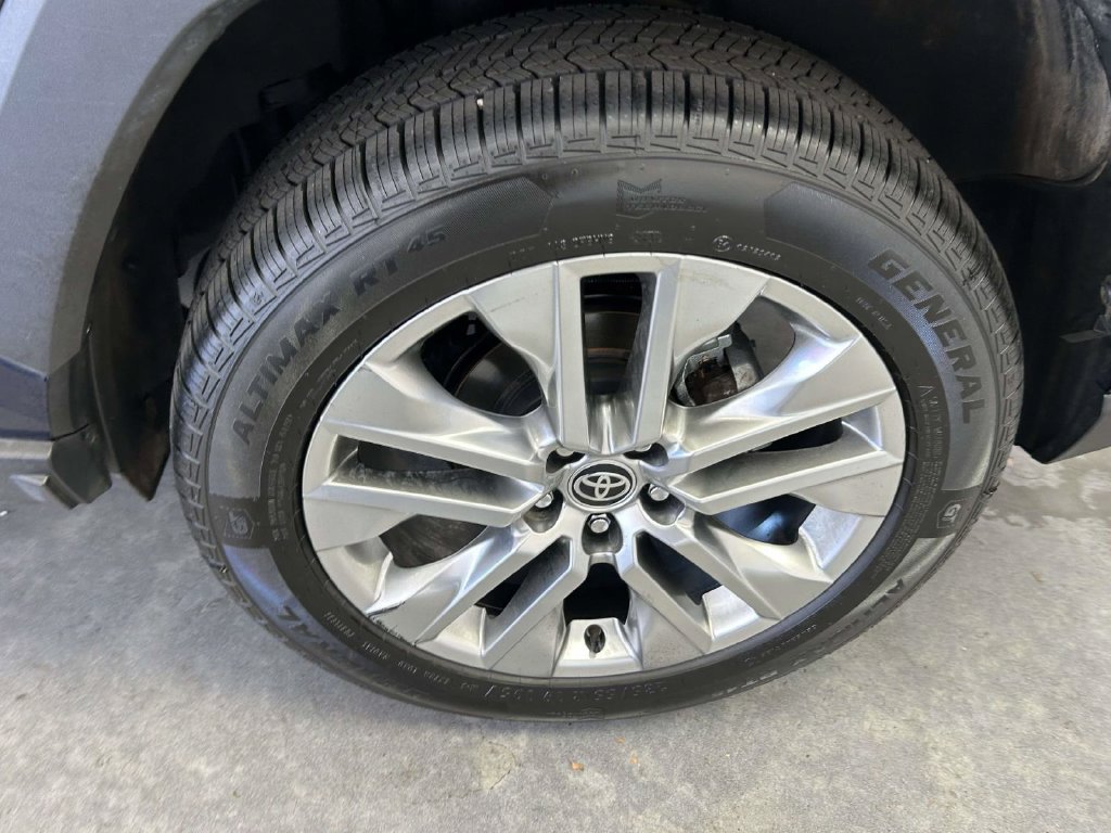 Certified 2021 Toyota RAV4 XLE Premium FWD image 9