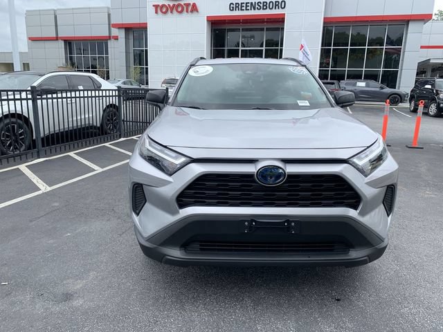 Used 2024 Toyota RAV4 LE AWD/4WD image 3