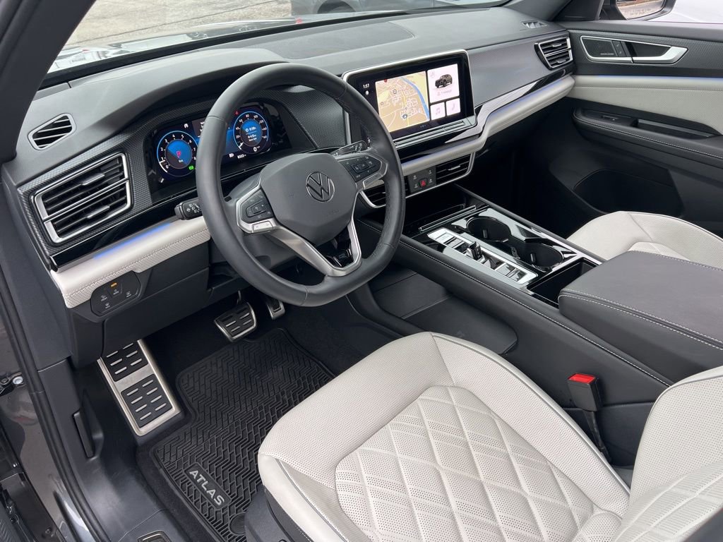Used 2025 Volkswagen Atlas Cross Sport SEL Premium R-Line image 15