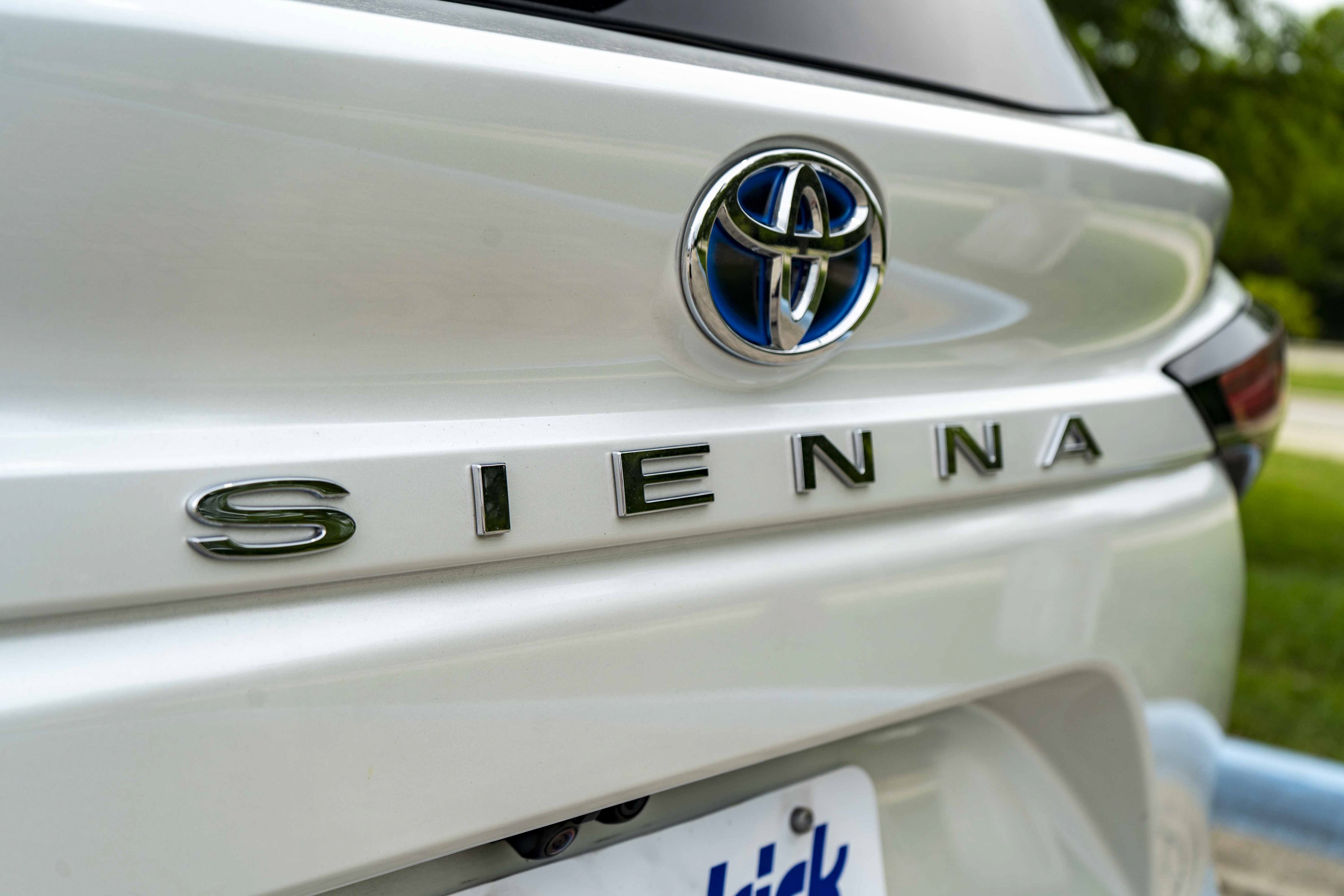 Used 2024 Toyota Sienna Platinum FWD image 14