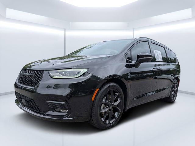 Used 2023 Chrysler Pacifica Touring-L w/ S Appearance Package FWD image 6