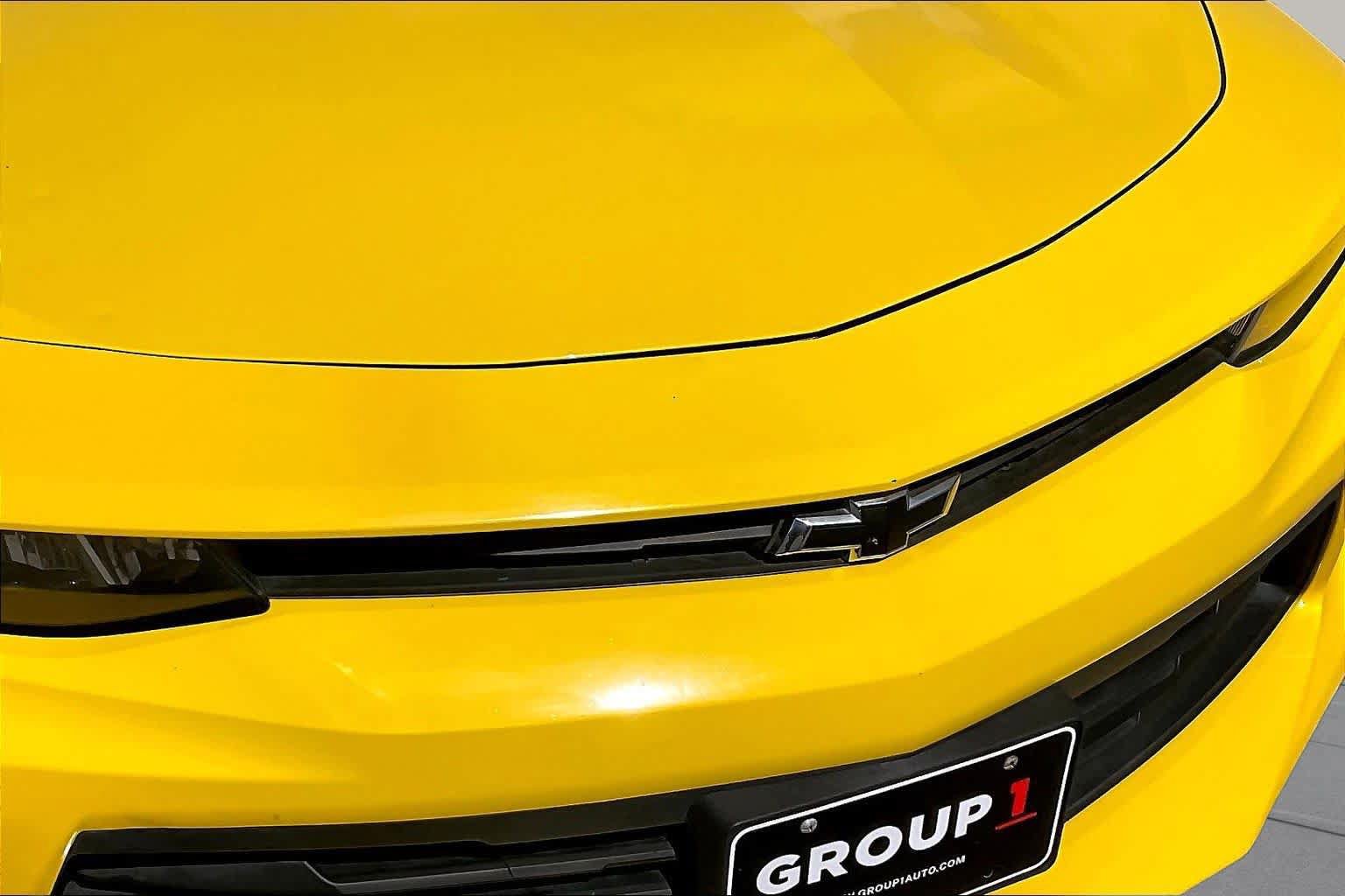 Used 2018 Chevrolet Camaro LT RWD image 28