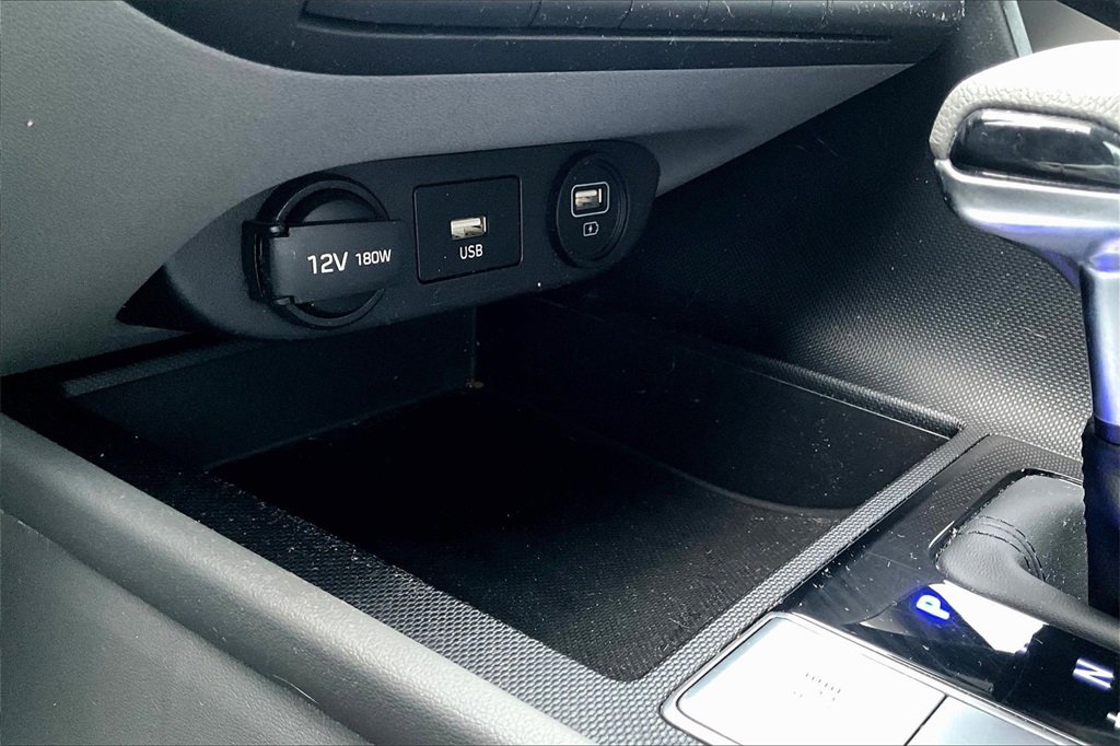 Used 2023 Hyundai Elantra SEL image 32