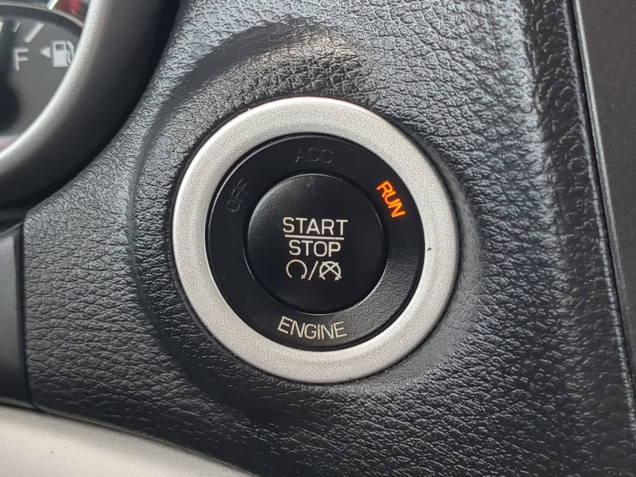 Used 2015 Dodge Journey SXT w/ Flexible Seating Group image 25