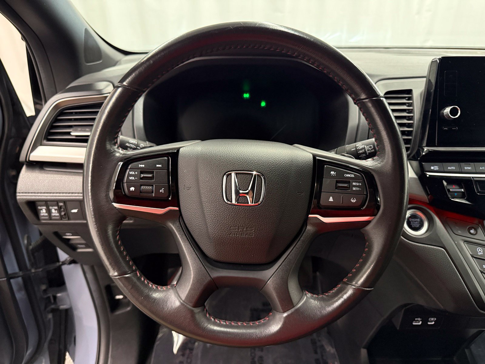 Used 2025 Honda Odyssey Sport-L image 13