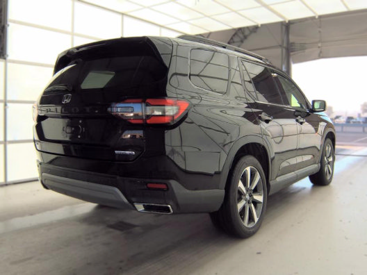 Used 2023 Honda Pilot Touring image 5