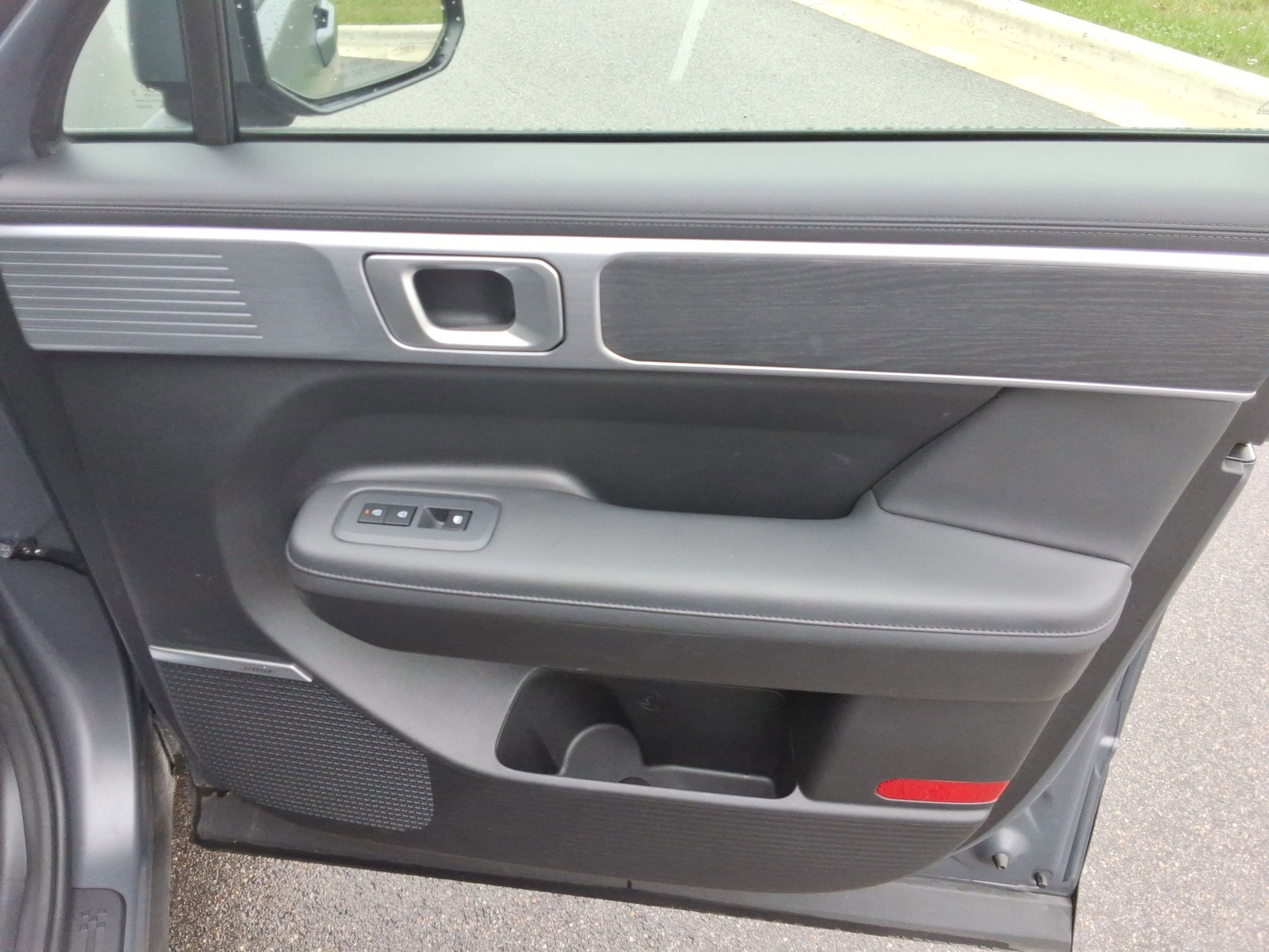 Used 2025 Hyundai Santa Fe Limited image 27