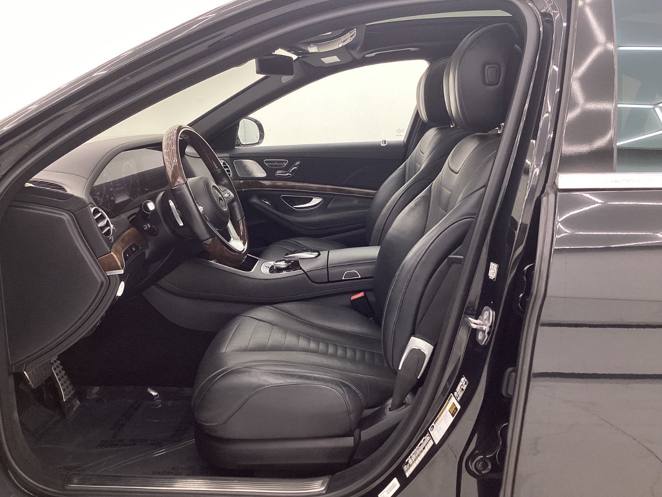 Used 2018 Mercedes-Benz S 560 4MATIC Sedan image 14