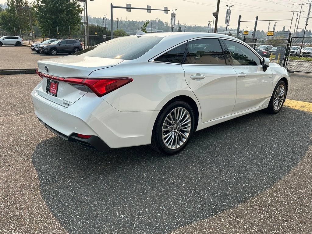 Certified 2021 Toyota Avalon Limited w/ Advanced Safety Package FWD image 5