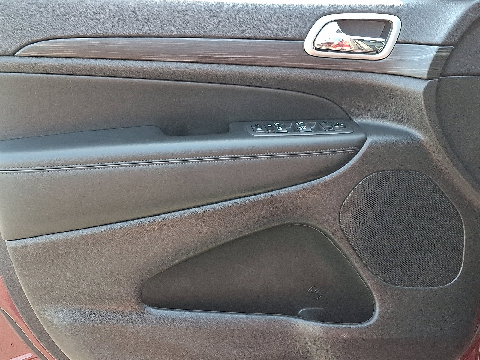 Used 2019 Jeep Grand Cherokee Altitude image 13