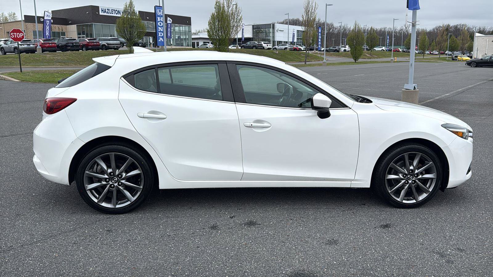 Used 2018 MAZDA MAZDA3 Grand Touring FWD image 4