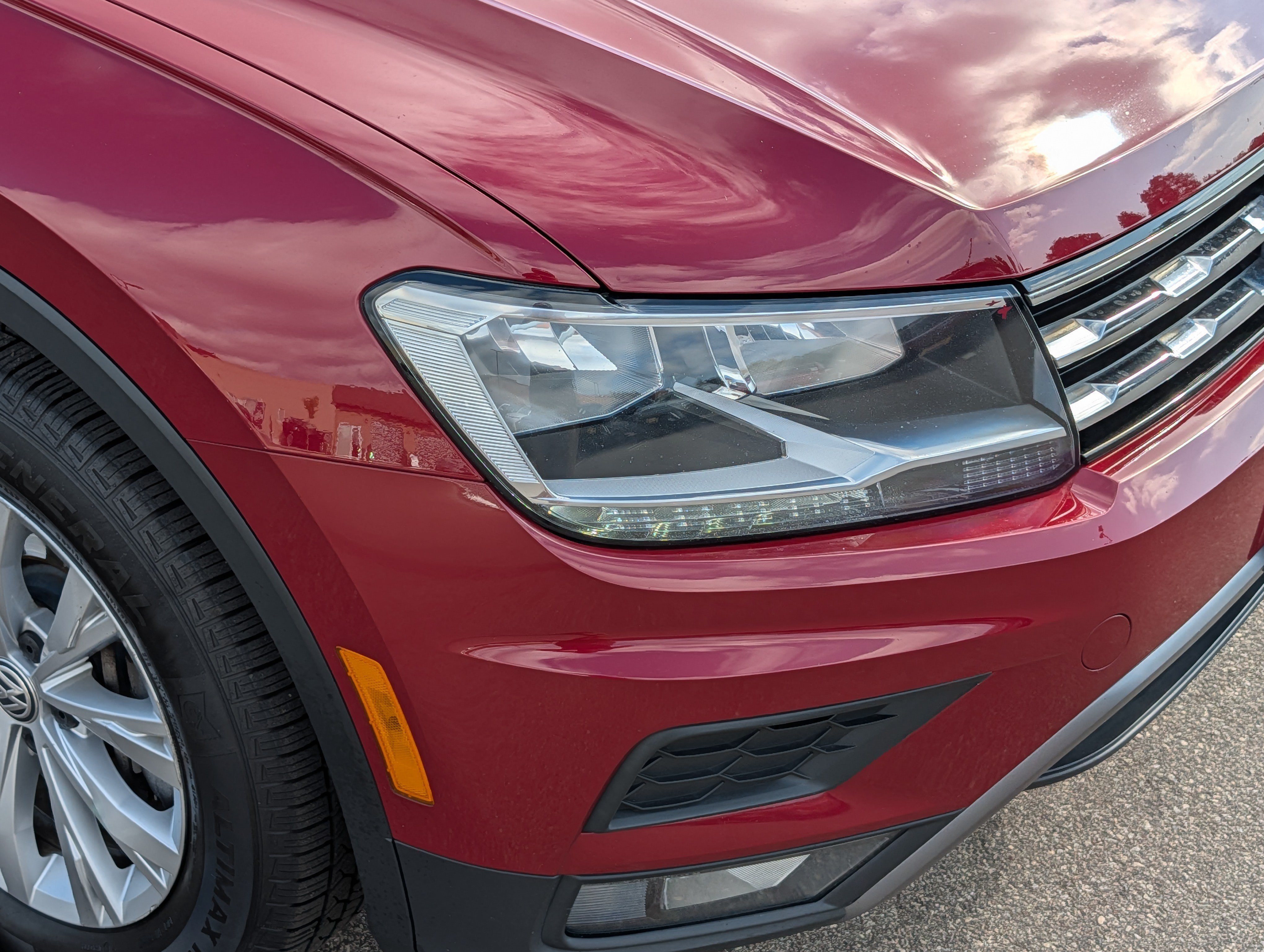 Used 2018 Volkswagen Tiguan S AWD/4WD image 16