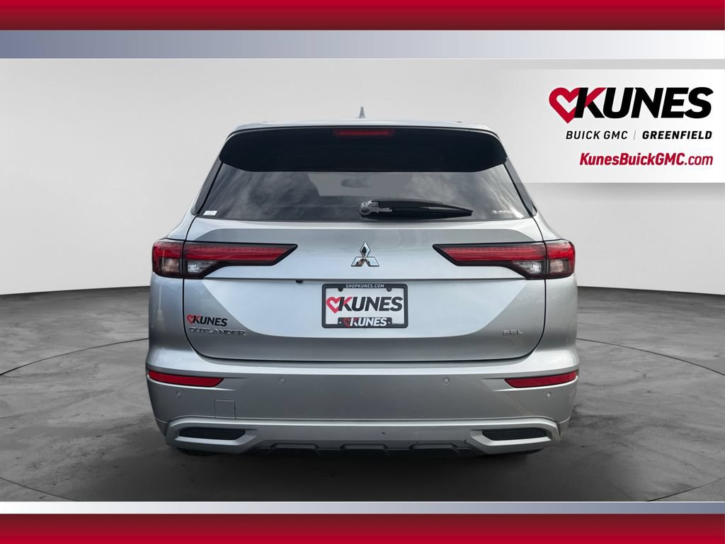 Used 2023 Mitsubishi Outlander SEL AWD/4WD image 5