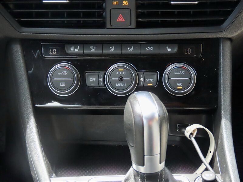 Used 2019 Volkswagen Jetta R-Line w/ R-Line Cold Weather Package FWD image 22