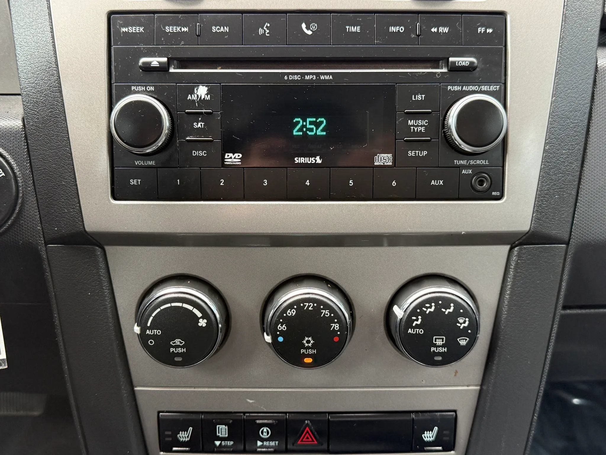 Used 2010 Dodge Avenger R/T w/ Premium Convenience Group FWD image 25