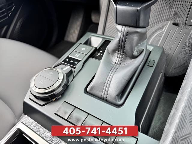 Used 2025 Toyota Tacoma SR5 AWD/4WD image 22