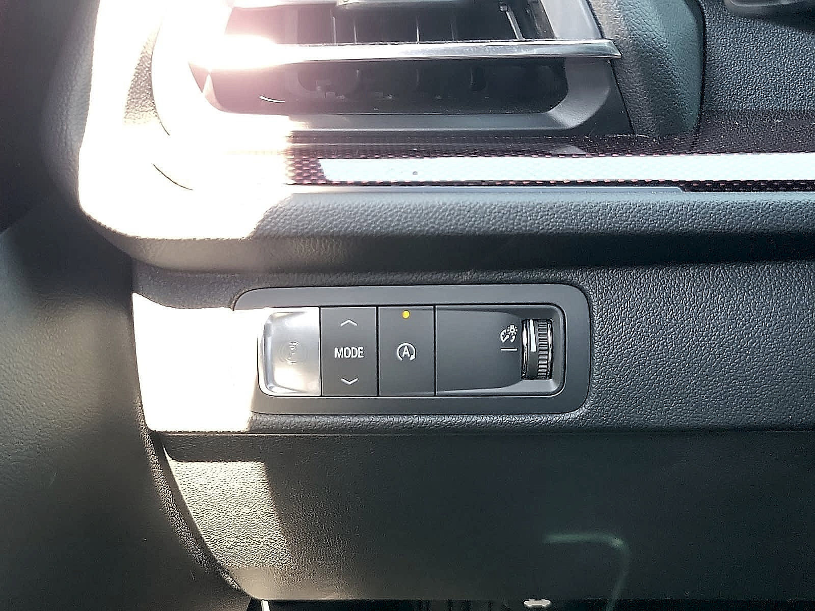Used 2025 Chevrolet Traverse RS w/ LPO, Floor Liner Package FWD image 15