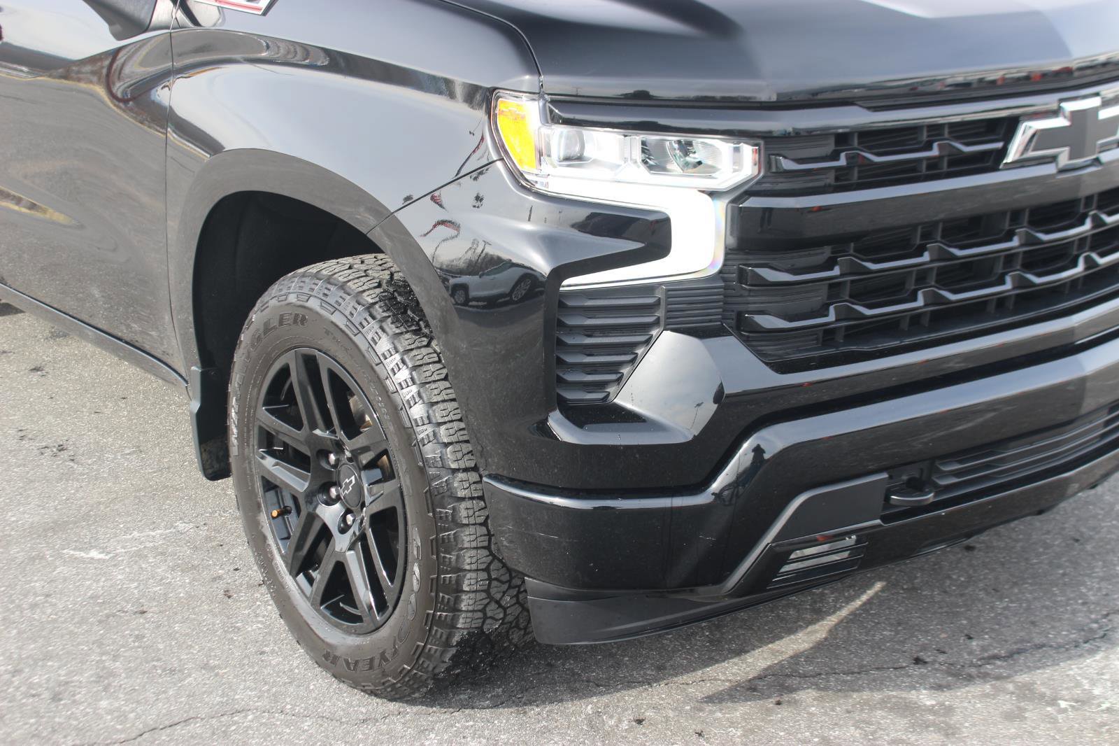 Used 2024 Chevrolet Silverado 1500 RST w/ Convenience Package II image 8