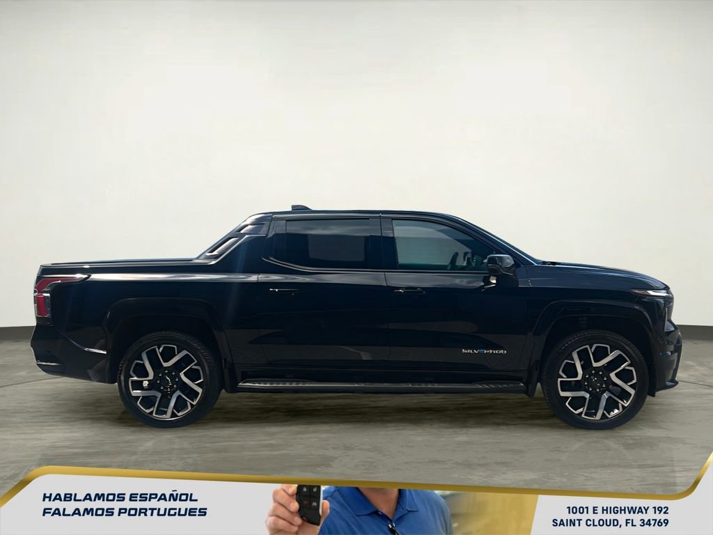 Certified 2025 Chevrolet Silverado EV RST AWD/4WD image 7