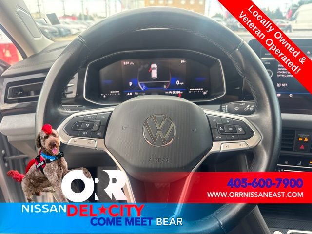 Used 2025 Volkswagen Jetta SE FWD image 16