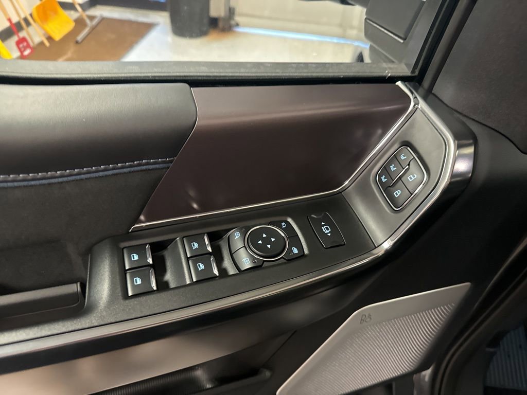 New 2026 Ford F350 Platinum w/ Tremor Off-Road Package image 5