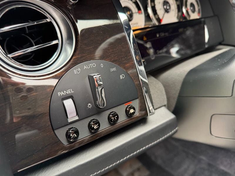 Used 2014 Rolls-Royce Wraith image 34