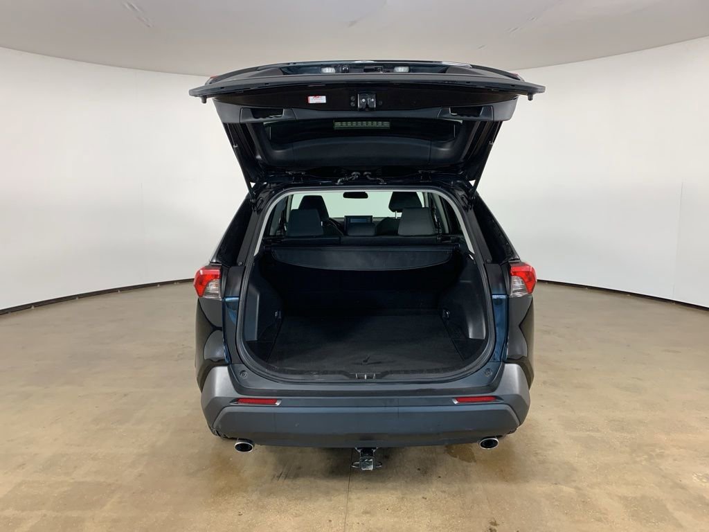 Used 2022 Toyota RAV4 XLE image 11
