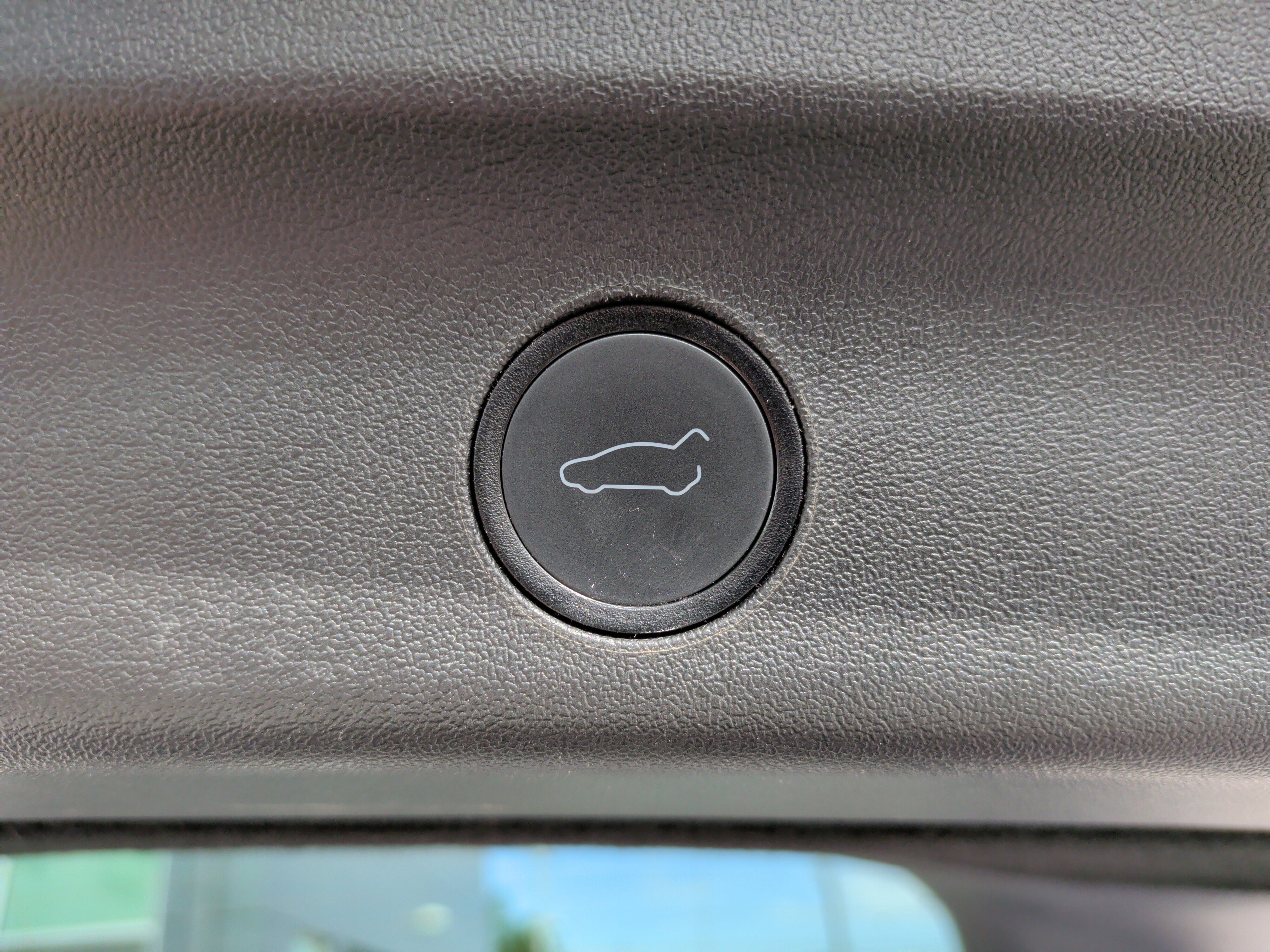 Used 2022 Tesla Model Y Long Range image 31