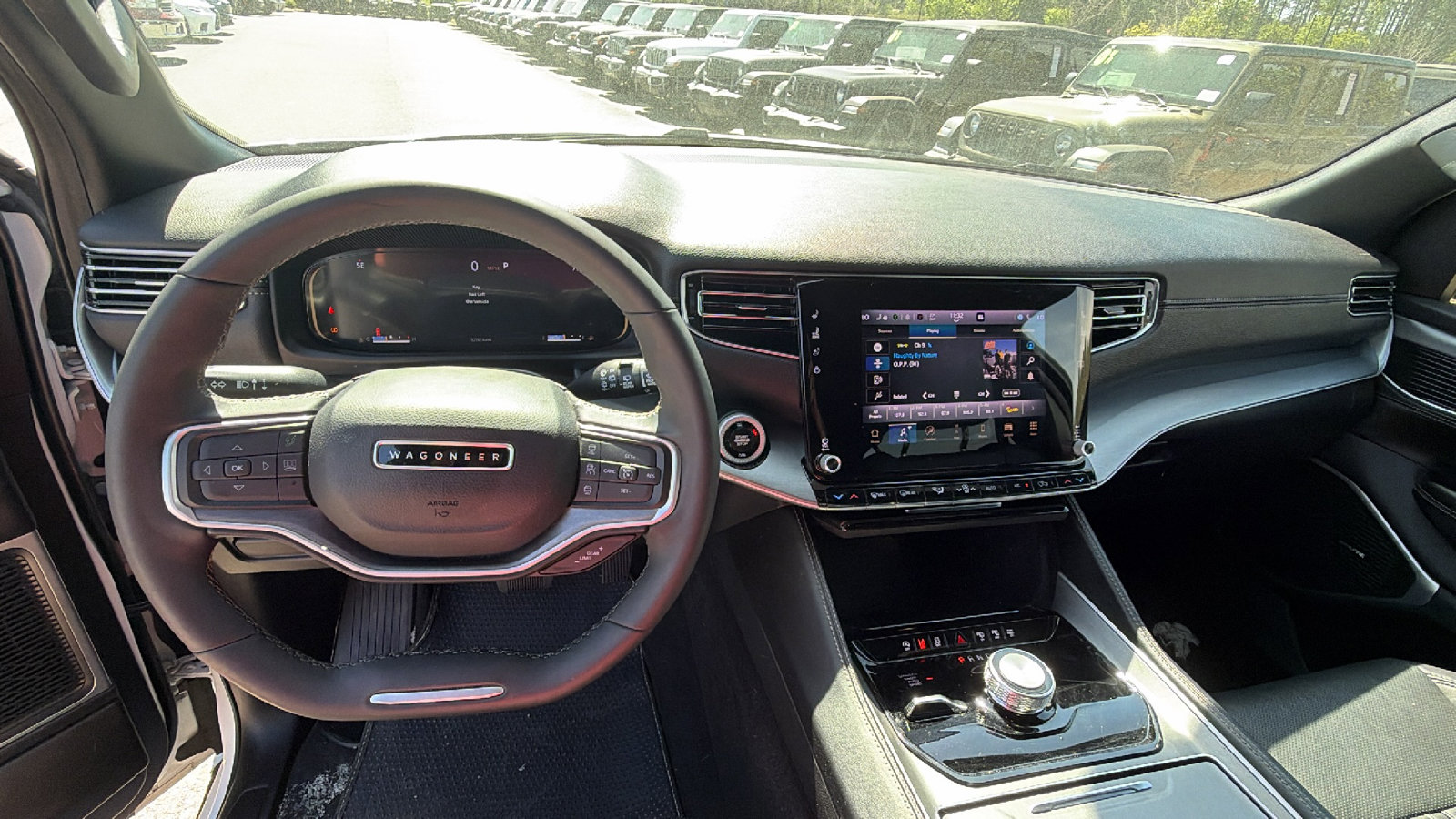 Certified 2025 Jeep Wagoneer 4WD w/ Convenience Group I image 28