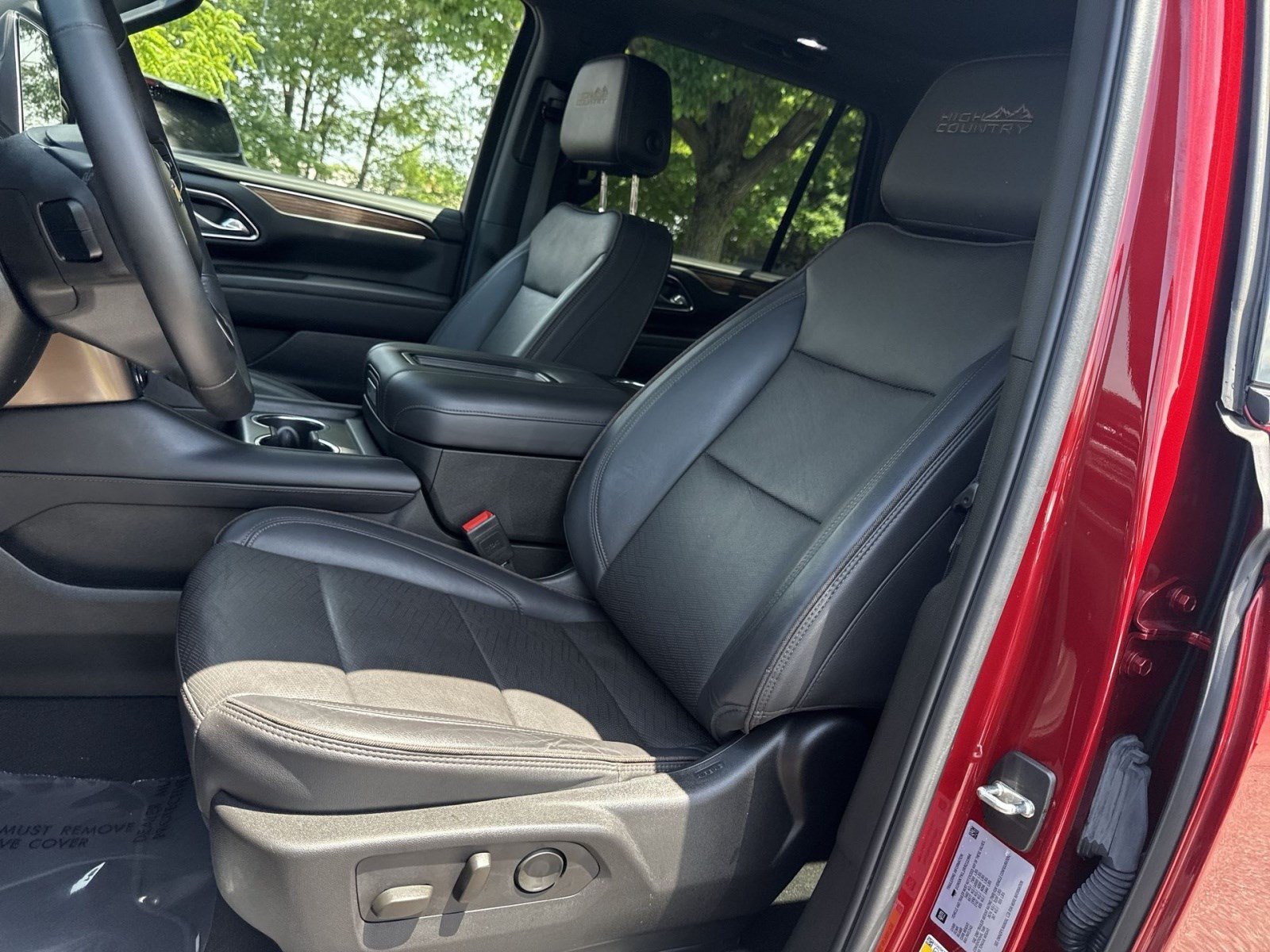 Used 2024 Chevrolet Tahoe High Country AWD/4WD image 13