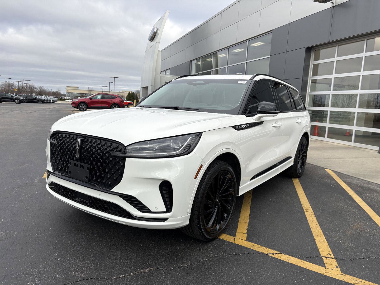 Used 2025 Lincoln Aviator Reserve w/ Equipment Group 201A image 3