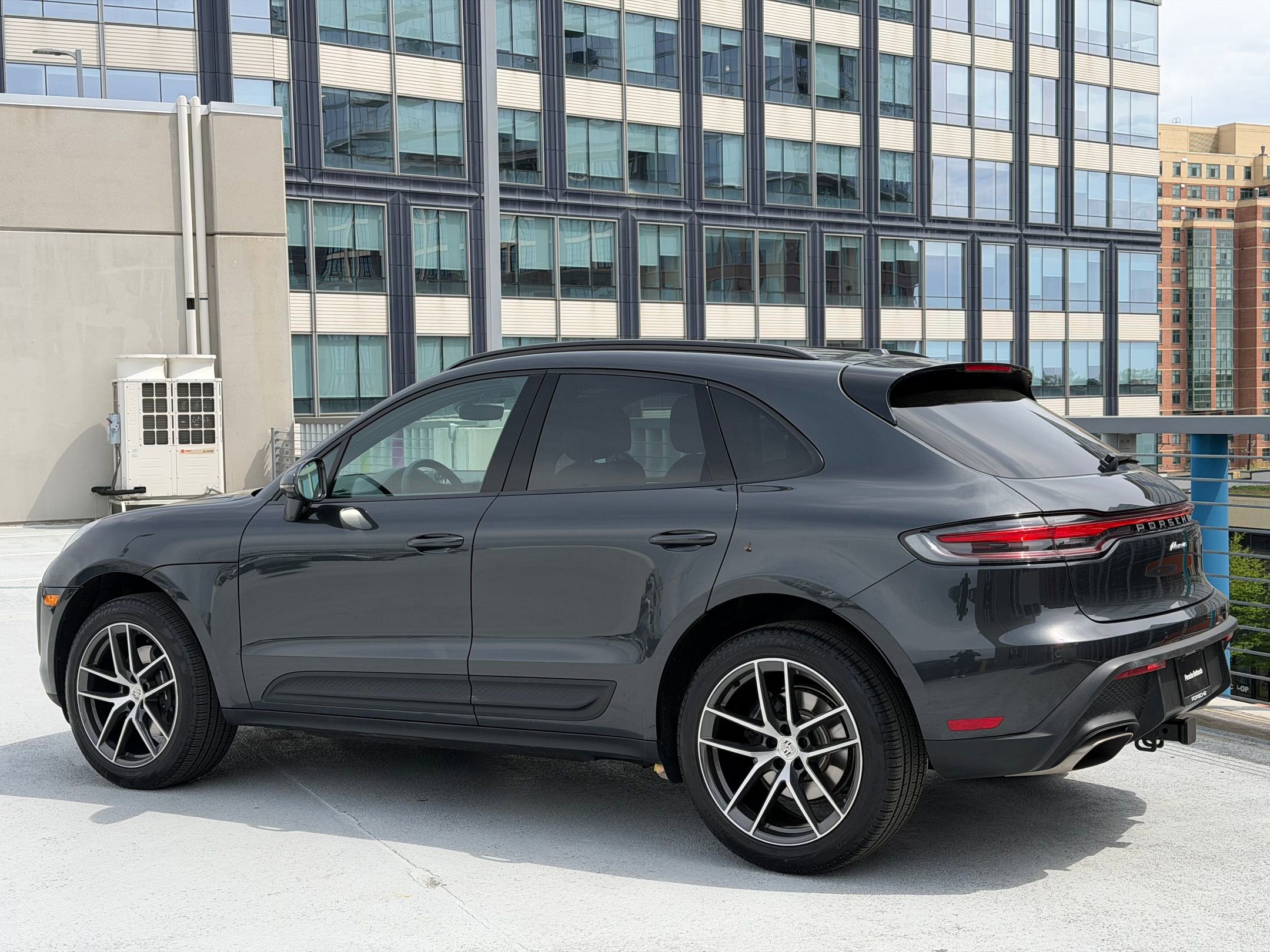 Certified 2026 Porsche Macan AWD/4WD image 3
