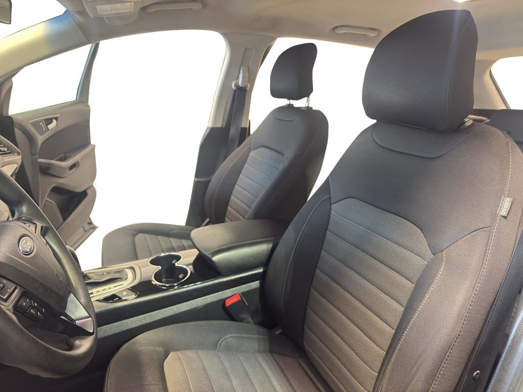 Used 2016 Ford Edge SE image 14