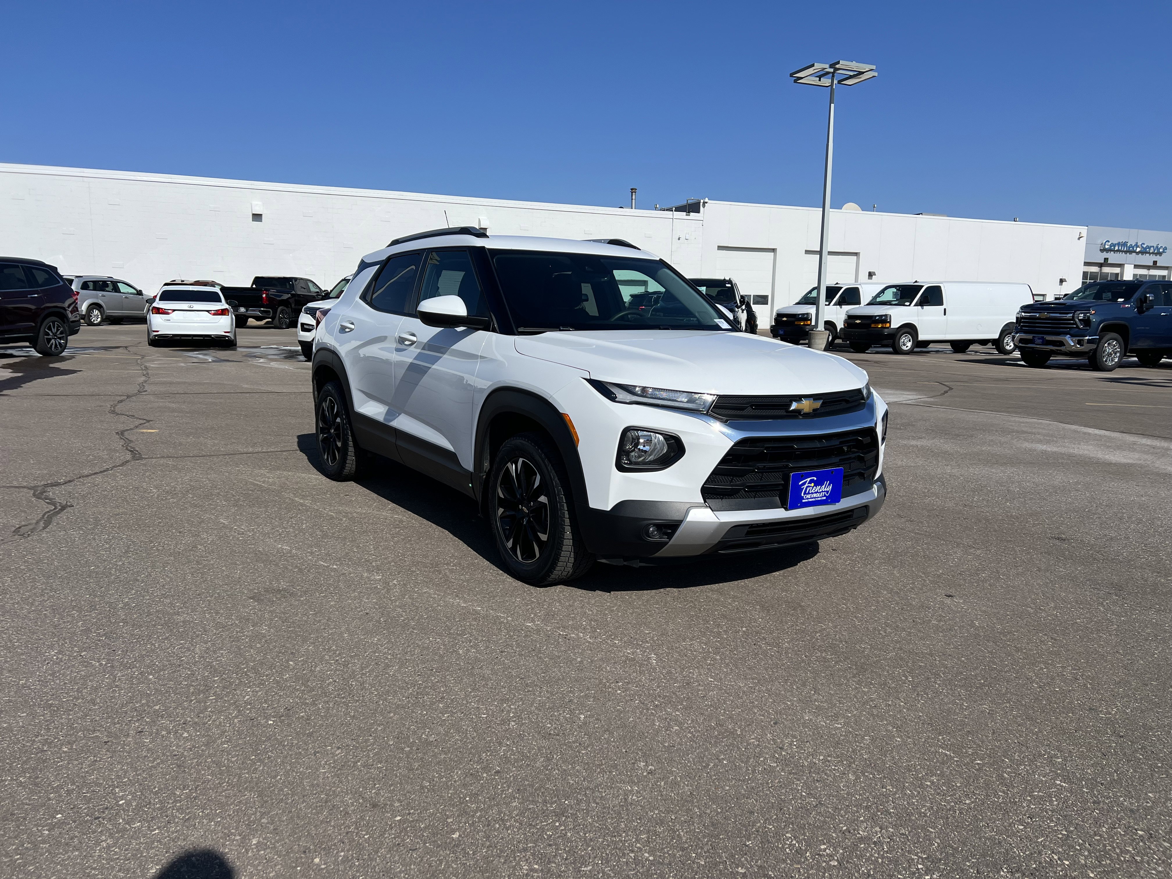 Used 2022 Chevrolet TrailBlazer LT w/ Convenience Package image 3
