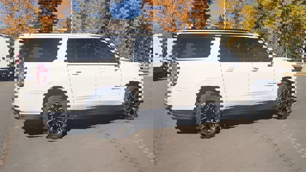 Used 2021 Chevrolet Suburban RST w/ Luxury Package image 9