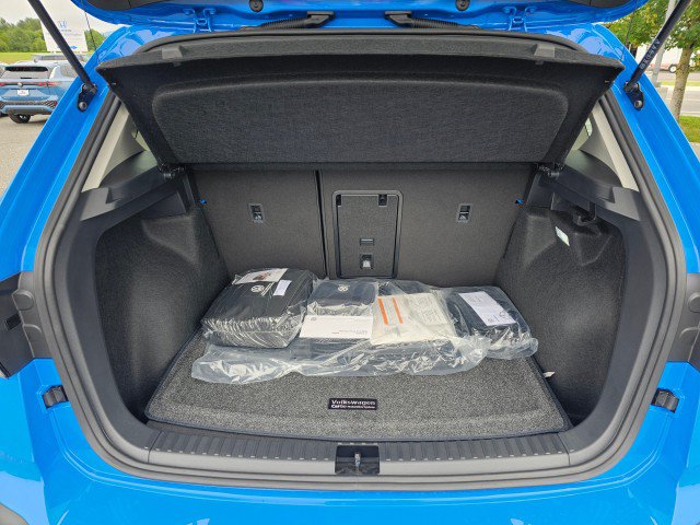 New 2026 Volkswagen Taos SE AWD/4WD image 18