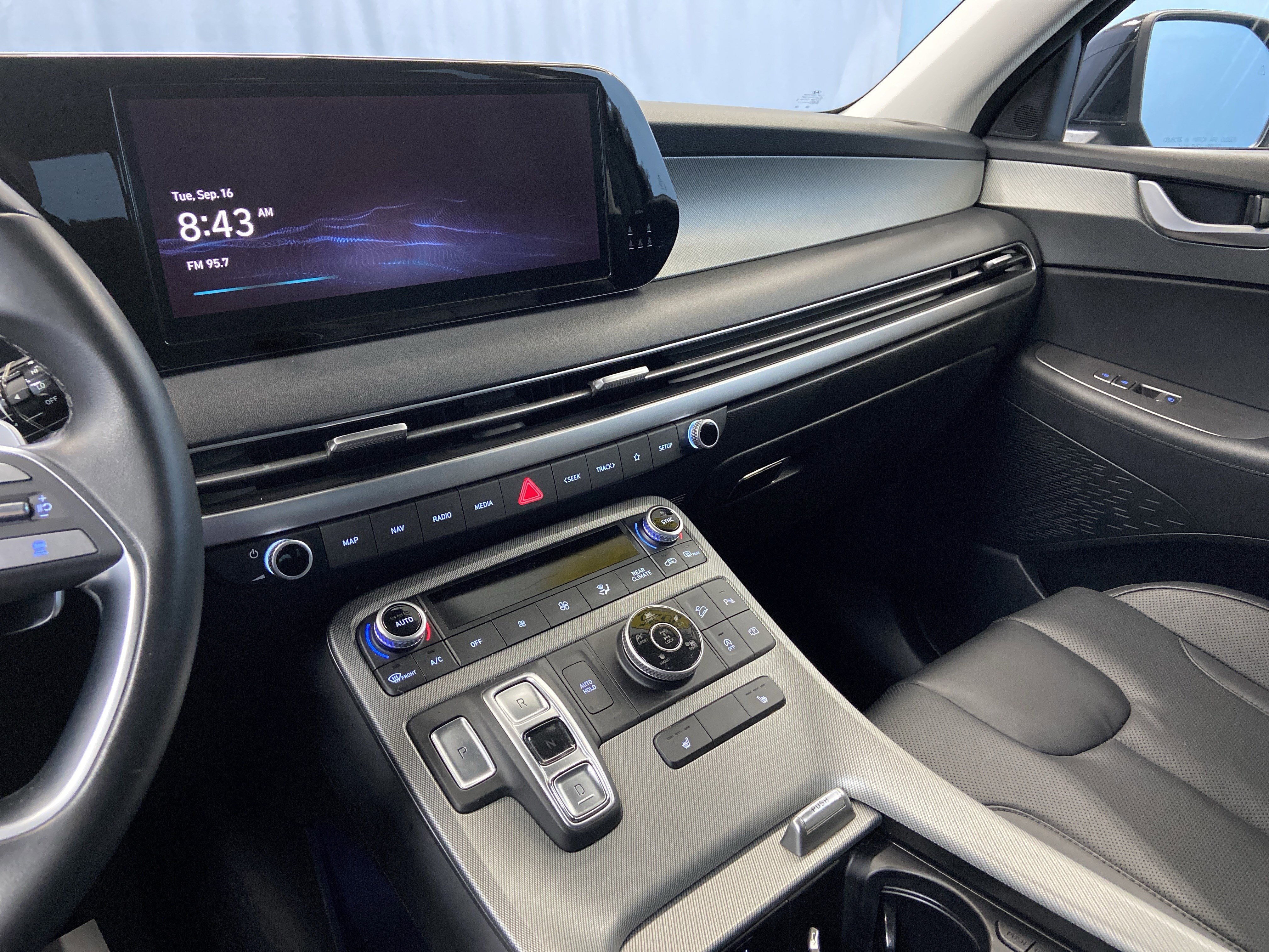 Used 2025 Hyundai Palisade SEL image 14