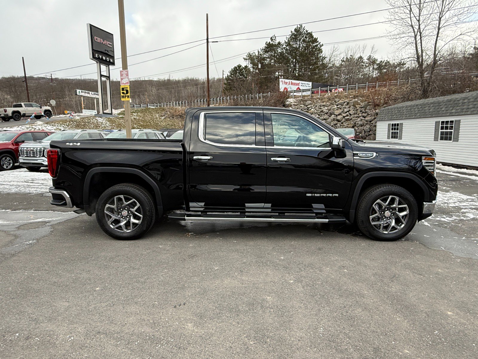 New 2026 GMC Sierra 1500 SLT w/ SLT Premium Package image 6
