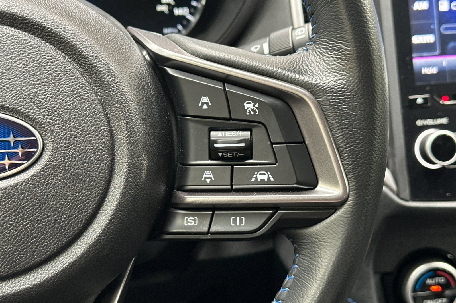 Used 2023 Subaru Crosstrek Hybrid AWD/4WD image 30