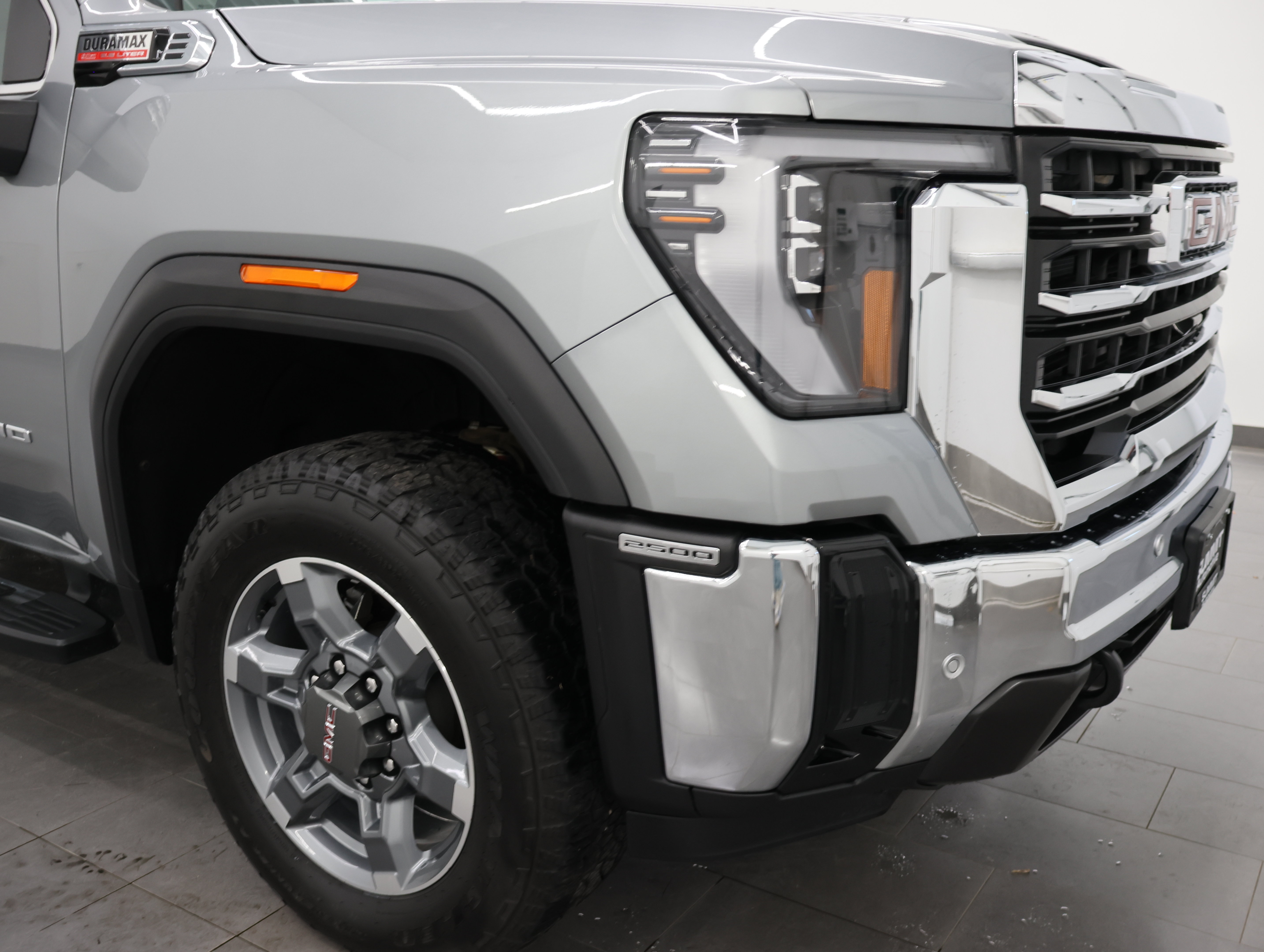 Used 2025 GMC Sierra 2500 SLT w/ SLT Premium Package AWD/4WD image 35