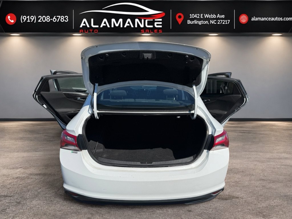 Used 2022 Chevrolet Malibu LT FWD image 16