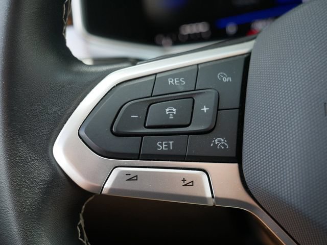 Certified 2025 Volkswagen Taos SE AWD/4WD image 26