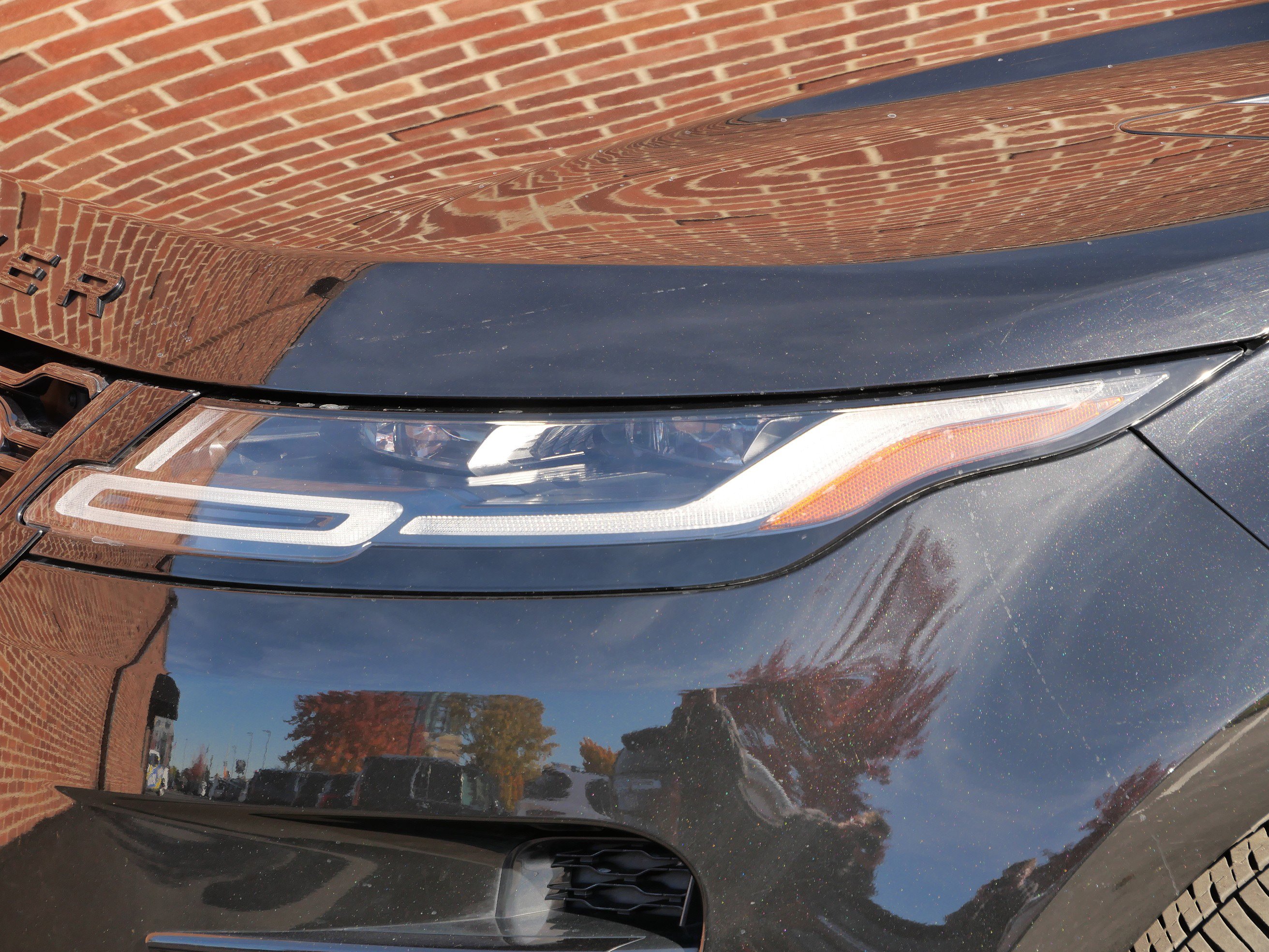 Used 2021 Land Rover Range Rover Evoque R-Dynamic HSE image 5