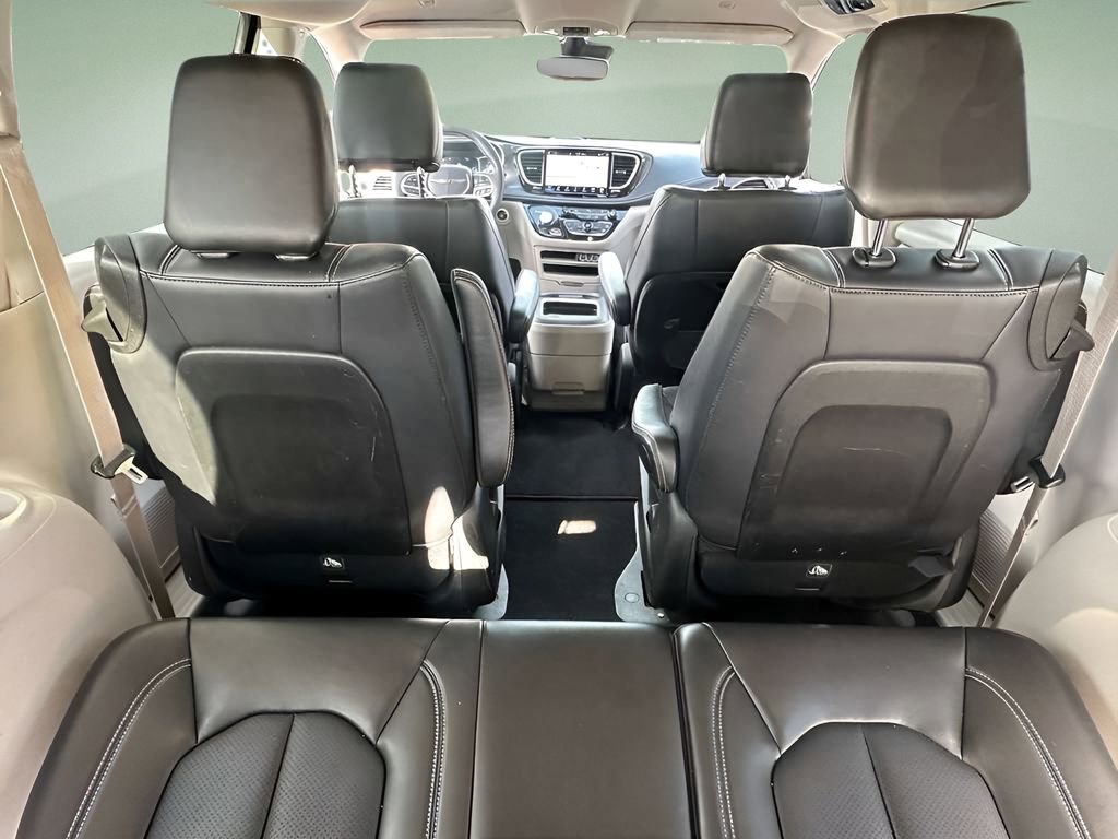 Used 2024 Chrysler Pacifica Select image 27