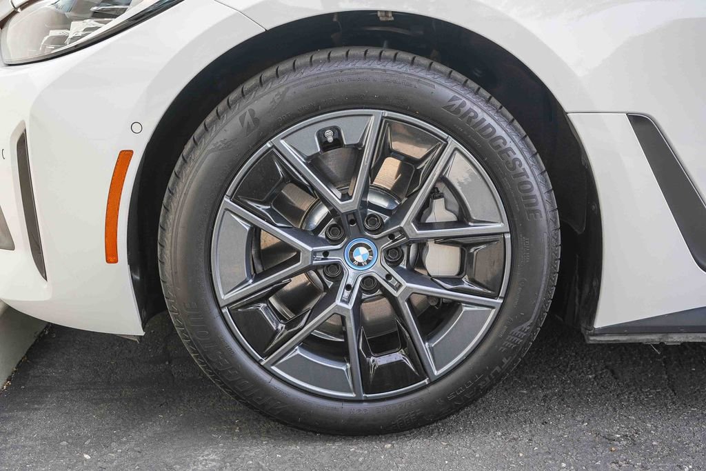 Used 2023 BMW i4 eDrive35 RWD image 11