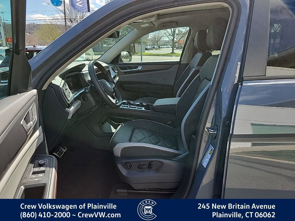 New 2026 Volkswagen Atlas Peak Edition image 13