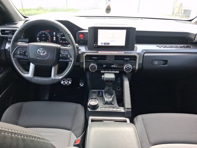 Used 2025 Toyota Tacoma TRD Sport AWD/4WD image 9